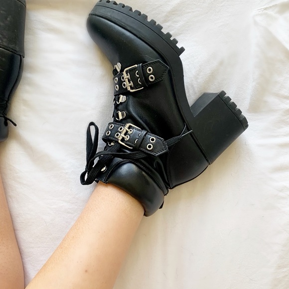 ASOS Shoes - ASOS Truffle Collection Chunky Heel Lace Up bootie